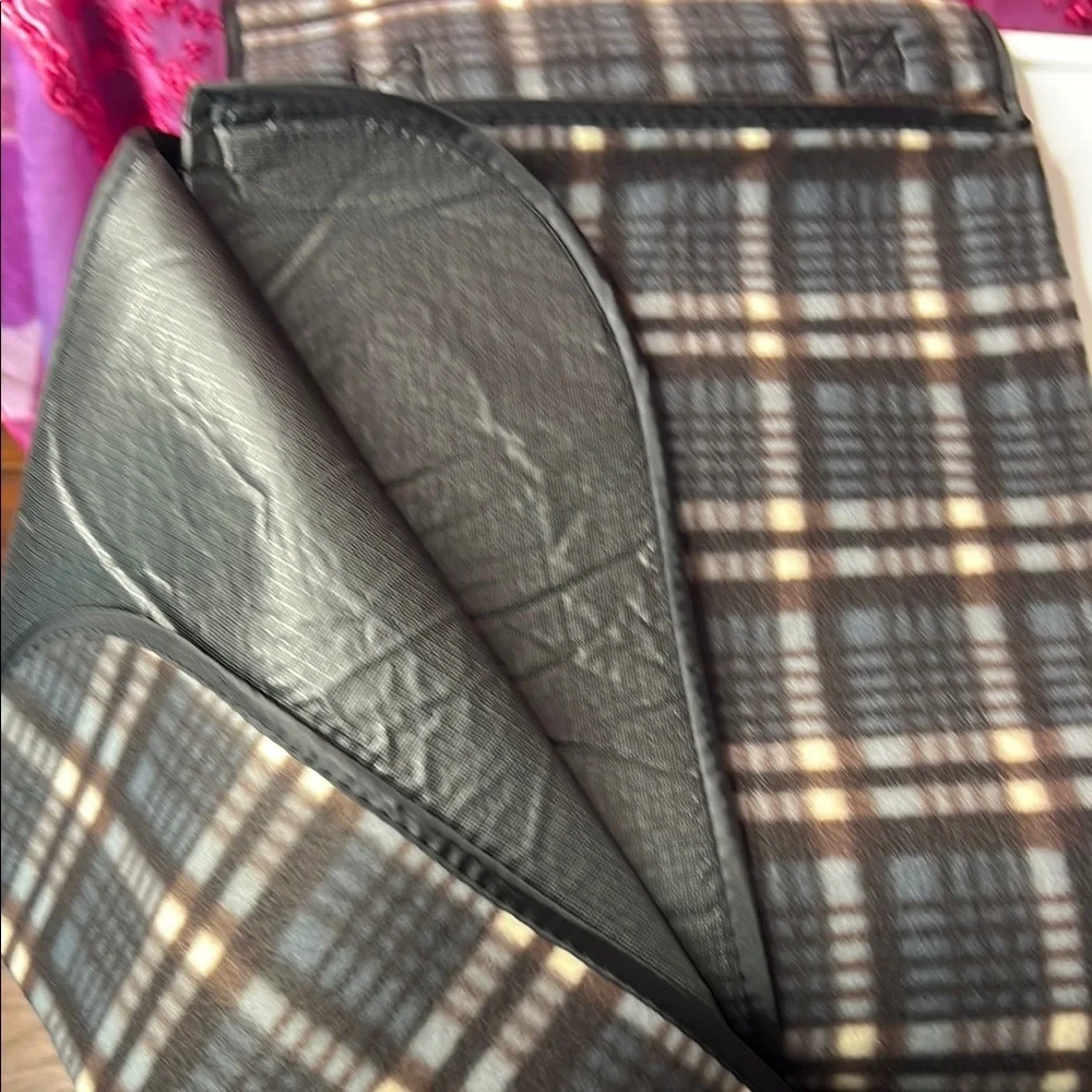 FIELD & CO Farm Credit West Soft Fleece Winter Plaid Roll Up Picnic Blanket